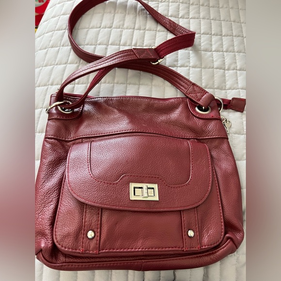 Roma Deep Red Leather Conceal Carry Shoulder Bag - Picture 1 of 10